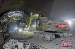 渝昆高铁云南段隧道贯通超九成